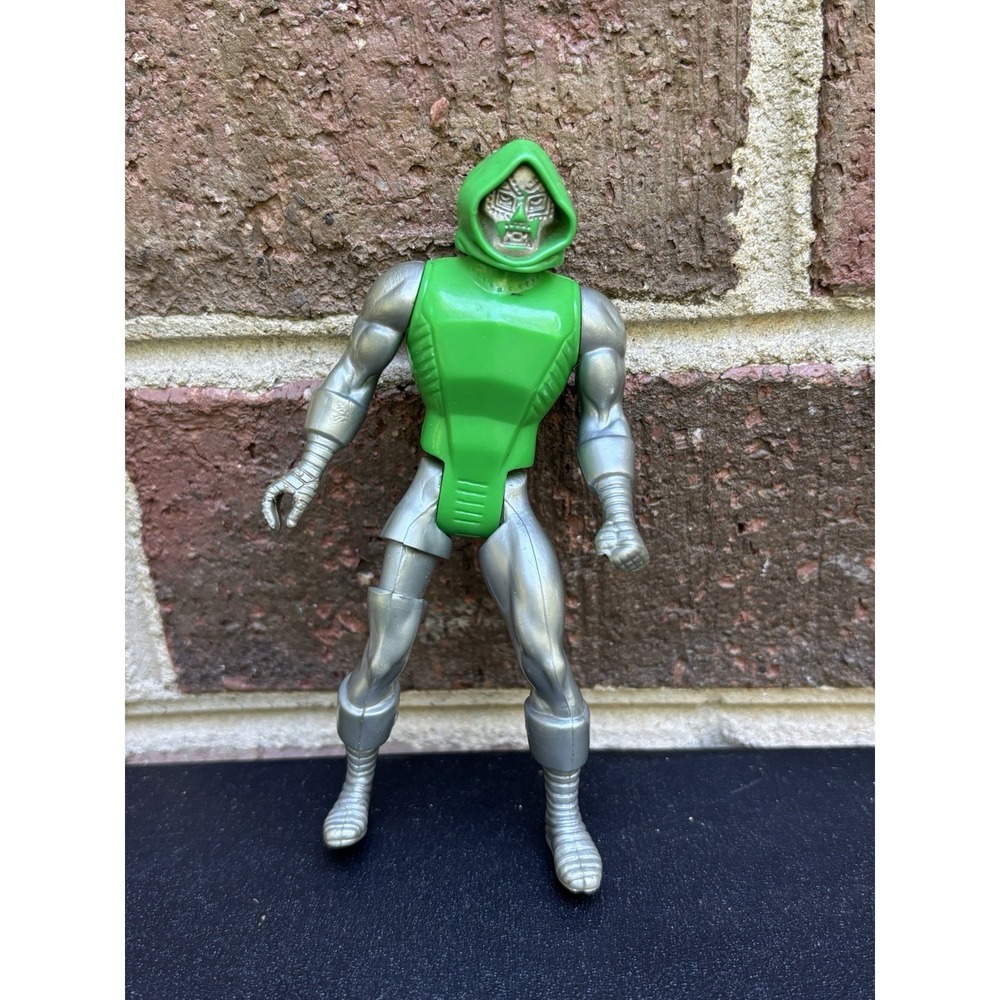 1984 Marvel Secret Wars Dr. Doom Action Figure Mattel Loose
